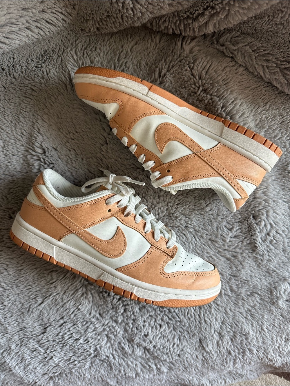 Nike Low-Top Sneakers in Peach and White